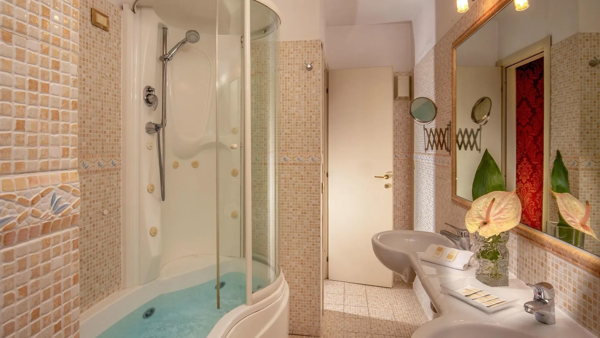 Canova Tadolini Luxury Rooms And Suites Rome Villa