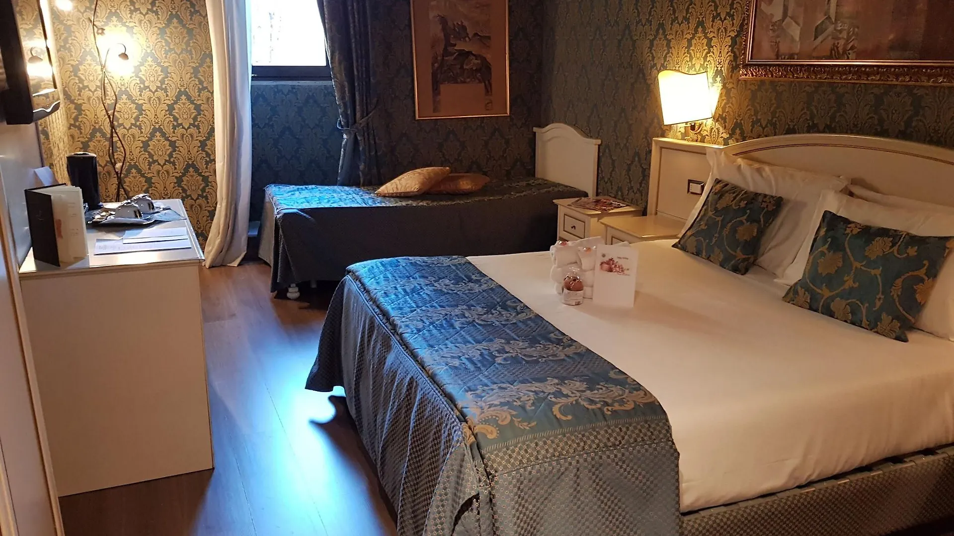 Canova Tadolini Luxury Rooms And Suites Řím
